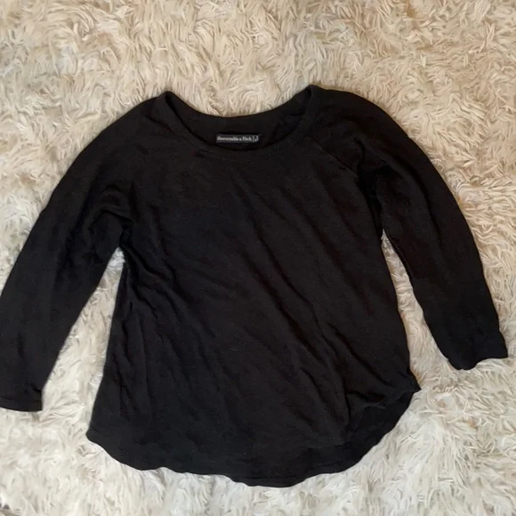 Abercrombie & Fitch Black 3/4 Sleeve - Size Small - Picture 1 of 8